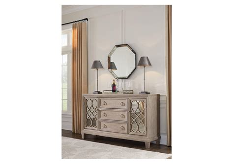 JORLAINA SIDE BOARD .